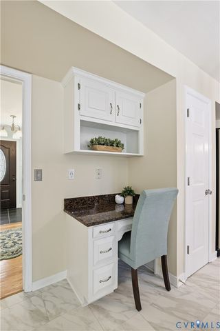 6104 Lansgate Rd, Midlothian, VA 23112