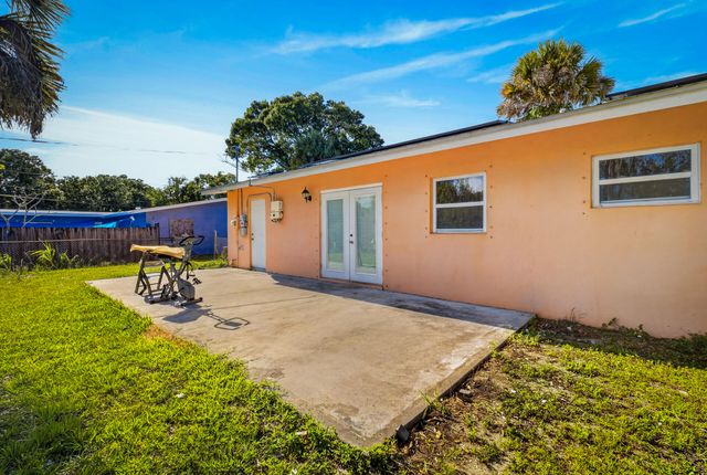 2805 Brantley Road, Fort Pierce, FL 34981
