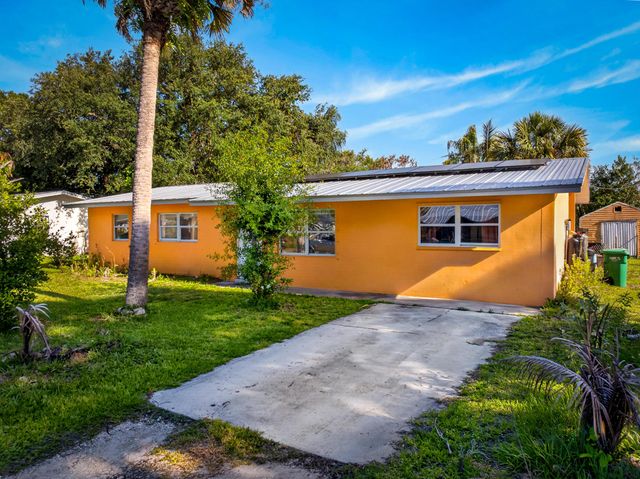 2805 Brantley Road, Fort Pierce, FL 34981