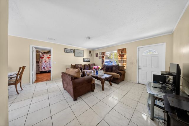 2805 Brantley Road, Fort Pierce, FL 34981