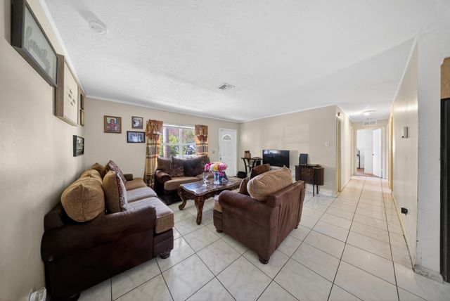 2805 Brantley Road, Fort Pierce, FL 34981