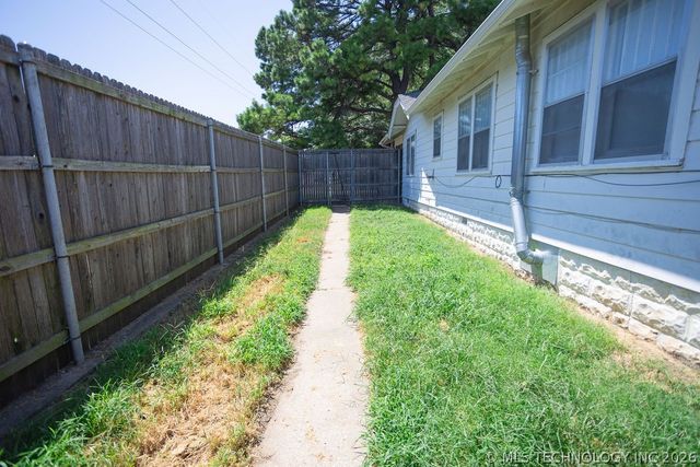 1147 S Florence Avenue, Tulsa, OK 74104