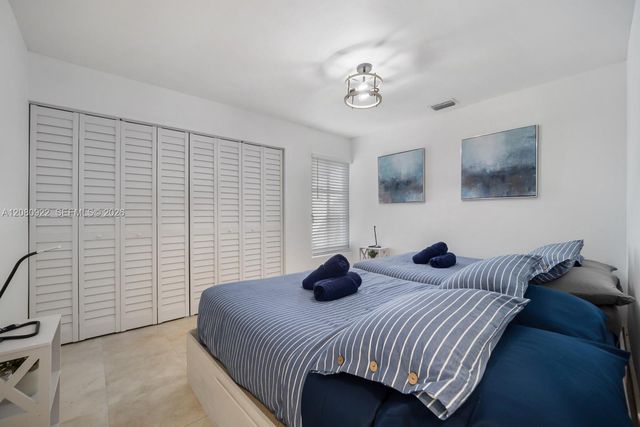 2286 NE 215th Street 2286, Miami, FL 33180