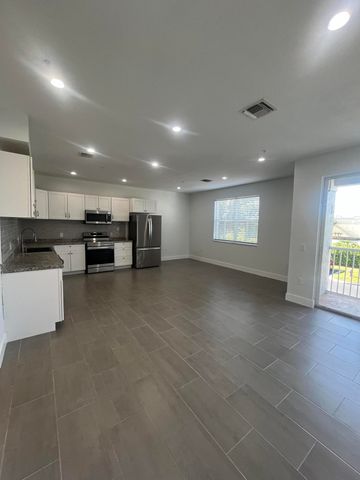 2137 SHOMA Drive 156, Royal Palm Beach, FL 33414
