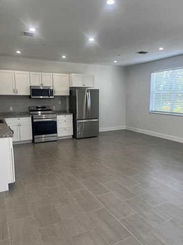 2137 SHOMA Drive 156, Royal Palm Beach, FL 33414