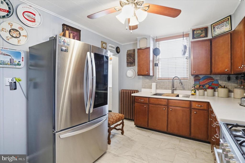 Image 12 of property listing at 905 FAYETTE ST, Cumberland, MD 21502