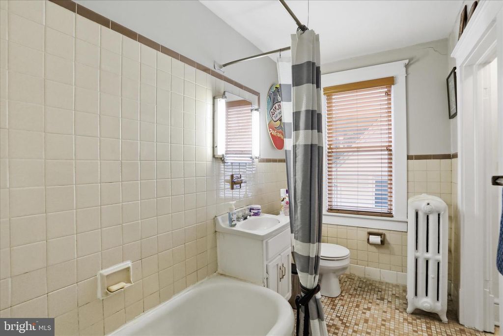 Image 22 of property listing at 905 FAYETTE ST, Cumberland, MD 21502