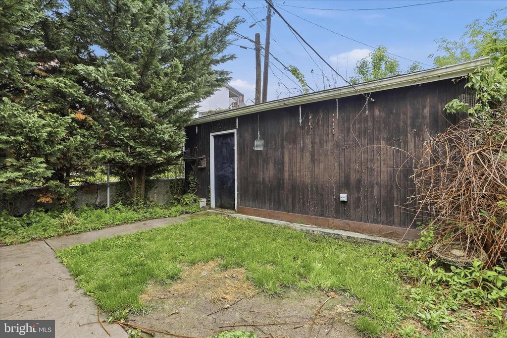 Image 28 of property listing at 905 FAYETTE ST, Cumberland, MD 21502