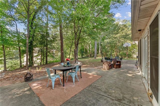 4961 Thornwood Trace NW, Acworth, GA 30102