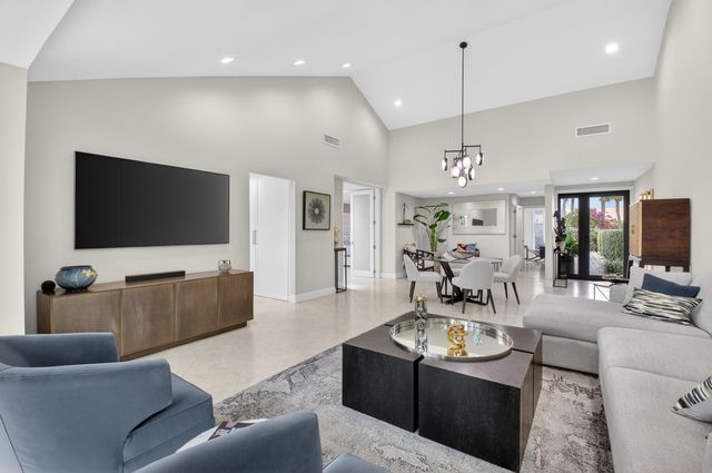 19560 Sawgrass Drive 2203, Boca Raton, FL 33434