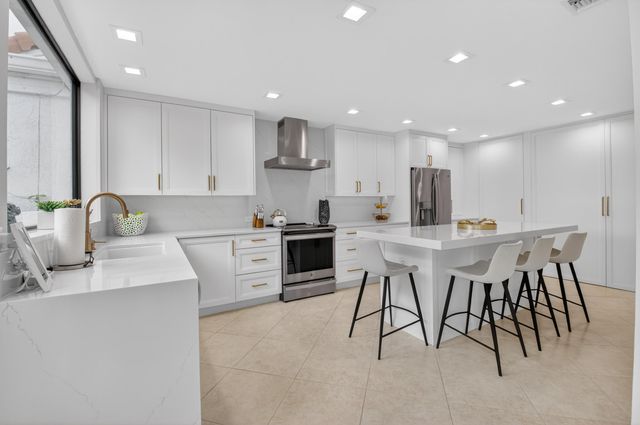 19560 Sawgrass Drive 2203, Boca Raton, FL 33434