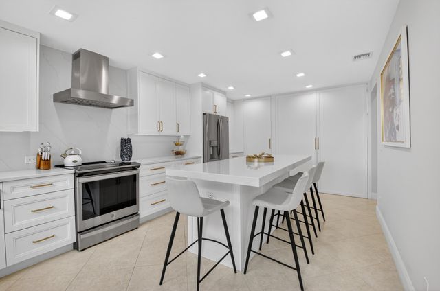 19560 Sawgrass Drive 2203, Boca Raton, FL 33434