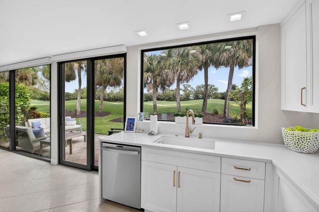 19560 Sawgrass Drive 2203, Boca Raton, FL 33434