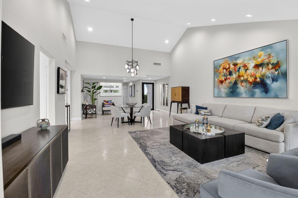 19560 Sawgrass Drive 2203, Boca Raton, FL 33434