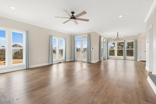 919 Calamanda Court, Morehead City, NC 28557