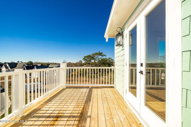 919 Calamanda Court, Morehead City, NC 28557