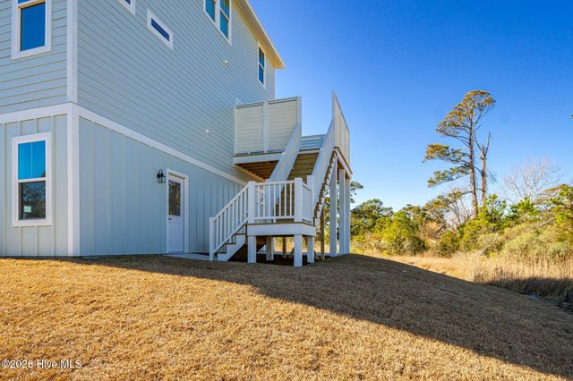 919 Calamanda Court, Morehead City, NC 28557