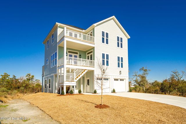 919 Calamanda Court, Morehead City, NC 28557