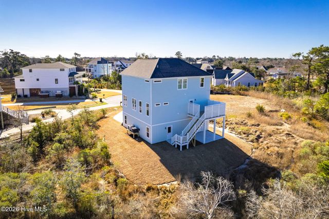 919 Calamanda Court, Morehead City, NC 28557