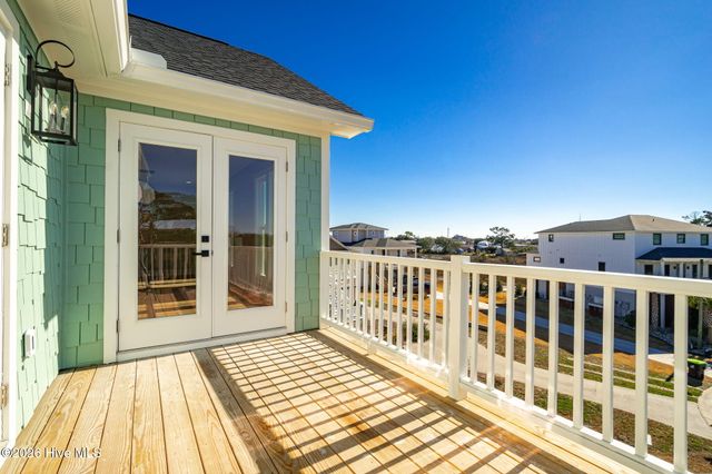 919 Calamanda Court, Morehead City, NC 28557