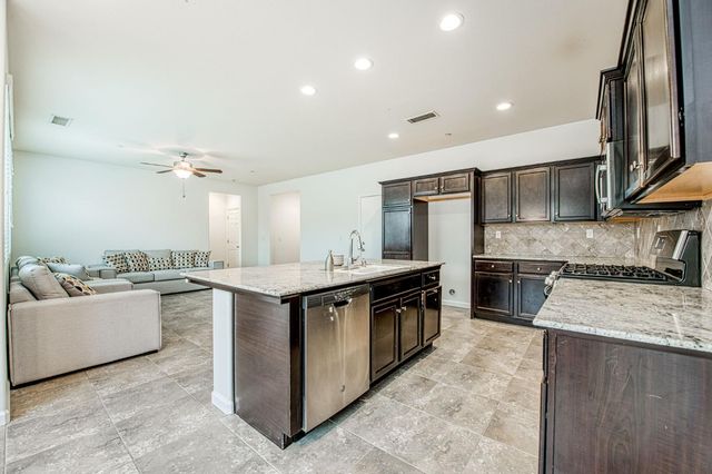 2143 Lombard Lane, Clovis, CA 93619