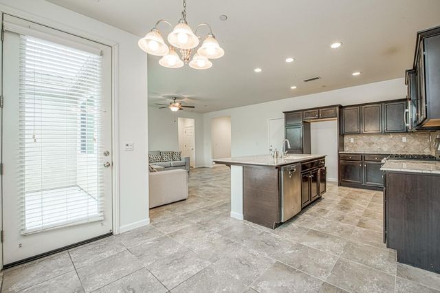 2143 Lombard Lane, Clovis, CA 93619