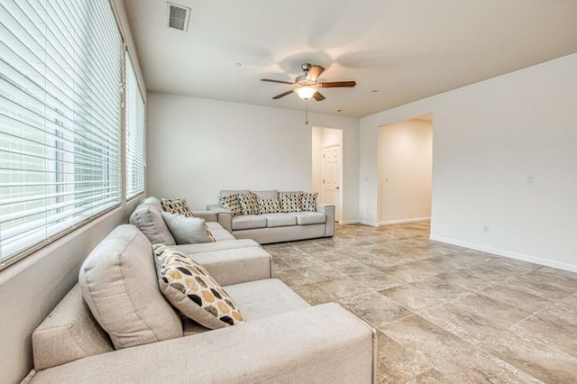 2143 Lombard Lane, Clovis, CA 93619