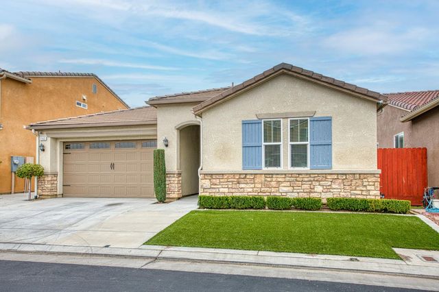 2143 Lombard Lane, Clovis, CA 93619