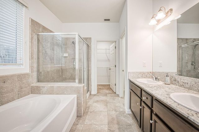 2143 Lombard Lane, Clovis, CA 93619