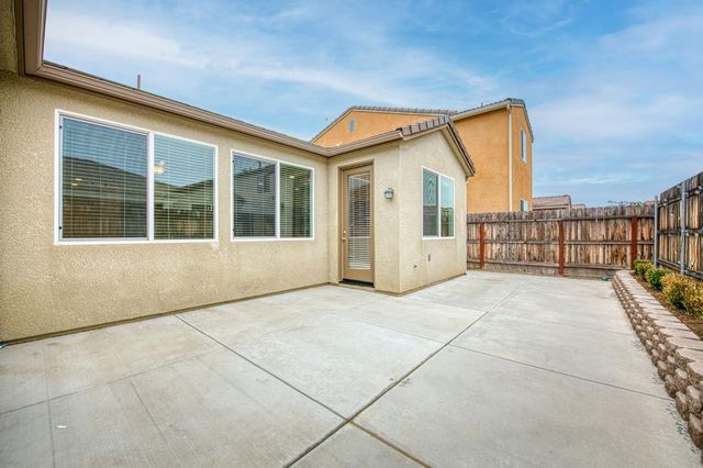 2143 Lombard Lane, Clovis, CA 93619