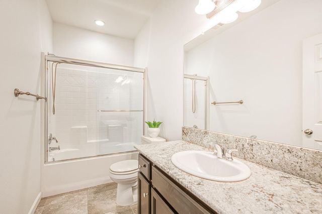 2143 Lombard Lane, Clovis, CA 93619