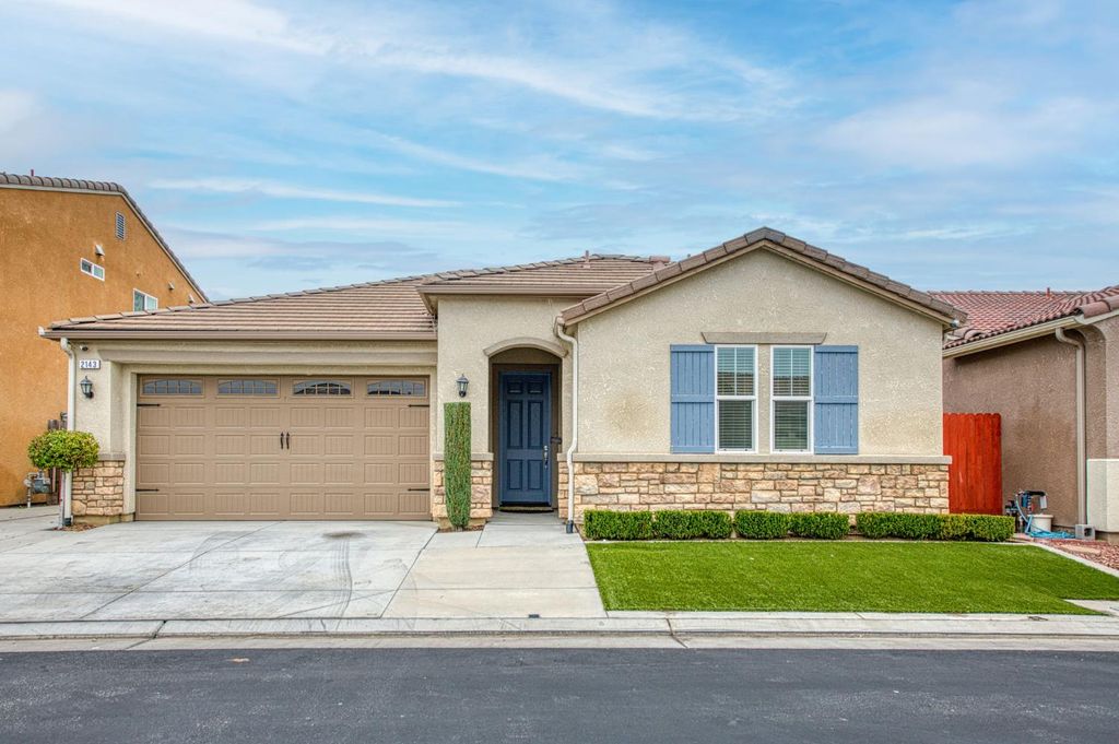 2143 Lombard Lane, Clovis, CA 93619