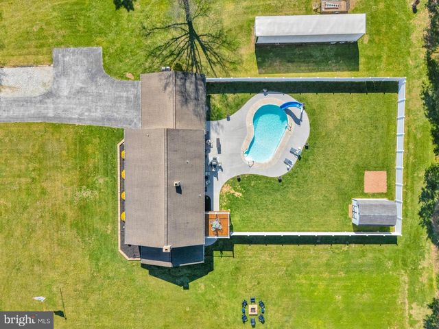 183 ROLAND RD, East Berlin, PA 17316