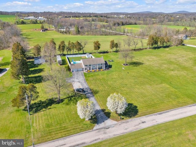 183 ROLAND RD, East Berlin, PA 17316