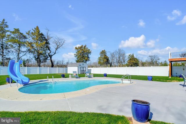 183 ROLAND RD, East Berlin, PA 17316