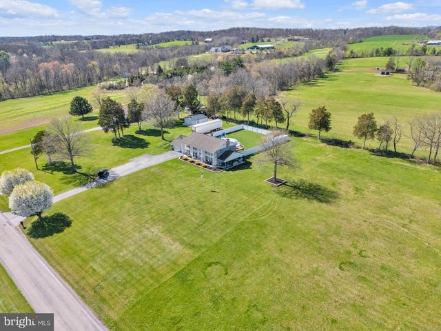 183 ROLAND RD, East Berlin, PA 17316
