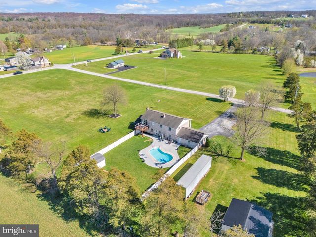 183 ROLAND RD, East Berlin, PA 17316