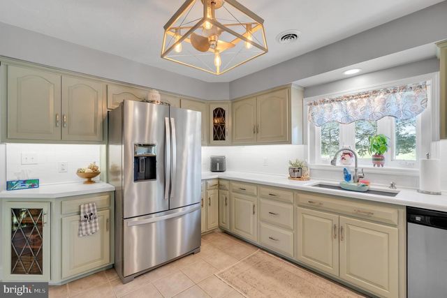 183 ROLAND RD, East Berlin, PA 17316