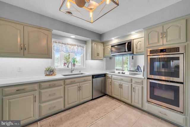 183 ROLAND RD, East Berlin, PA 17316