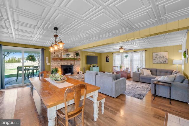 183 ROLAND RD, East Berlin, PA 17316