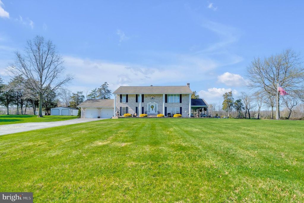 183 ROLAND RD, East Berlin, PA 17316