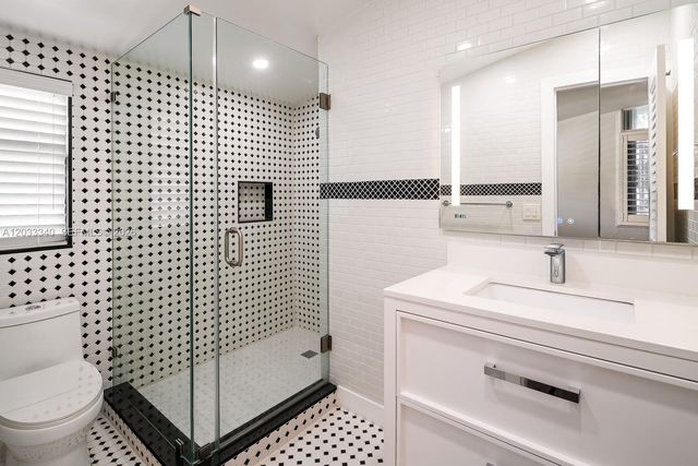 669 S Mashta Drive, Key Biscayne, FL 33149