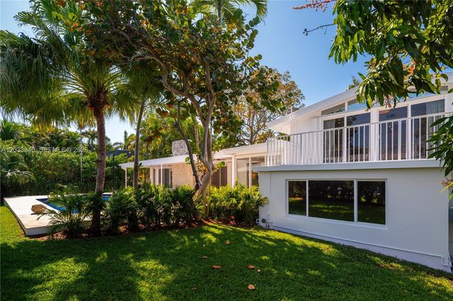 669 S Mashta Drive, Key Biscayne, FL 33149