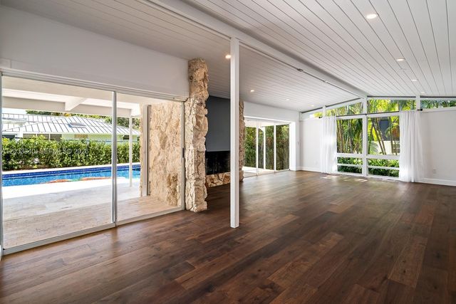 669 S Mashta Drive, Key Biscayne, FL 33149
