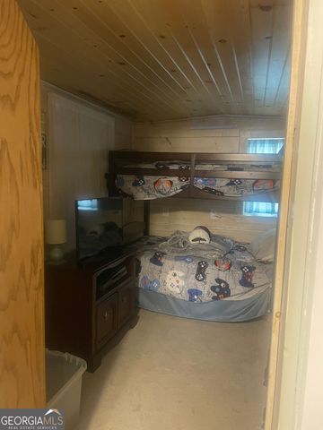 32 Yogi Bear Boulevard, Cleveland, GA 30528