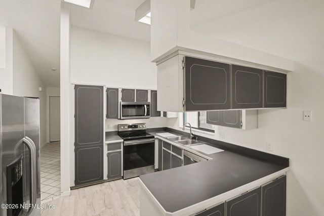 10 PATCHOGUE Lane, Palm Coast, FL 32164