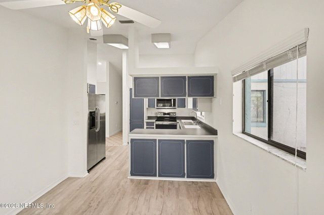 10 PATCHOGUE Lane, Palm Coast, FL 32164