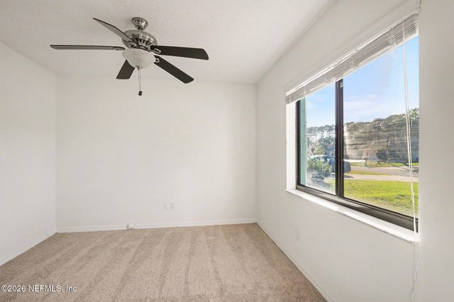 10 PATCHOGUE Lane, Palm Coast, FL 32164