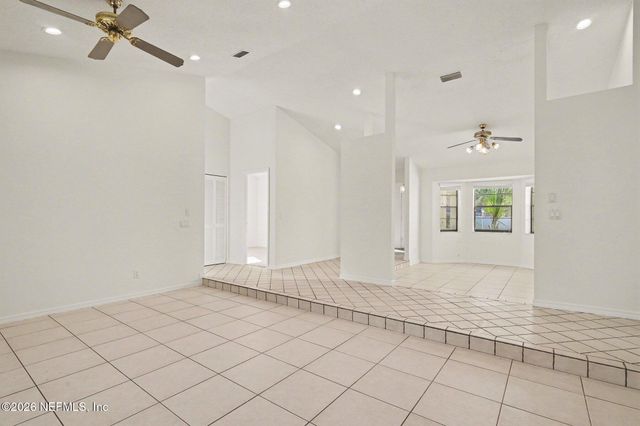 10 PATCHOGUE Lane, Palm Coast, FL 32164