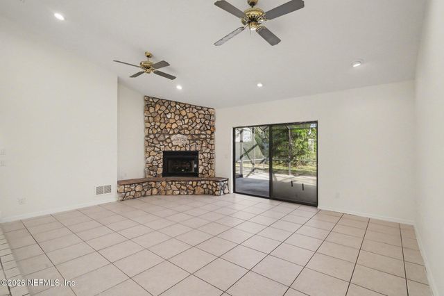 10 PATCHOGUE Lane, Palm Coast, FL 32164